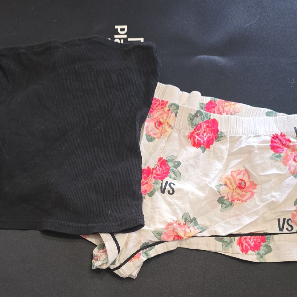 Victoria's Secret Pajama Set Small Shorts And‎ Bandeu Top.